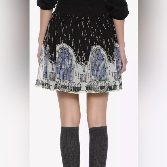 Hot Topic Harry Potter Hogwarts Great Hall Chiffon SkirtSize 18 | Junior - Picture 2 of 7